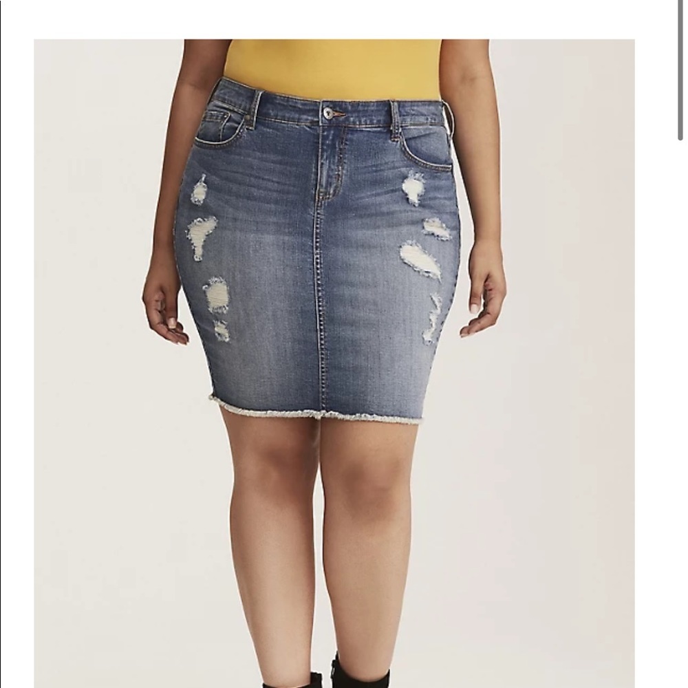 Torrid size 00 10 Denim distressed Mini Pencil Denim Skirt Nwts